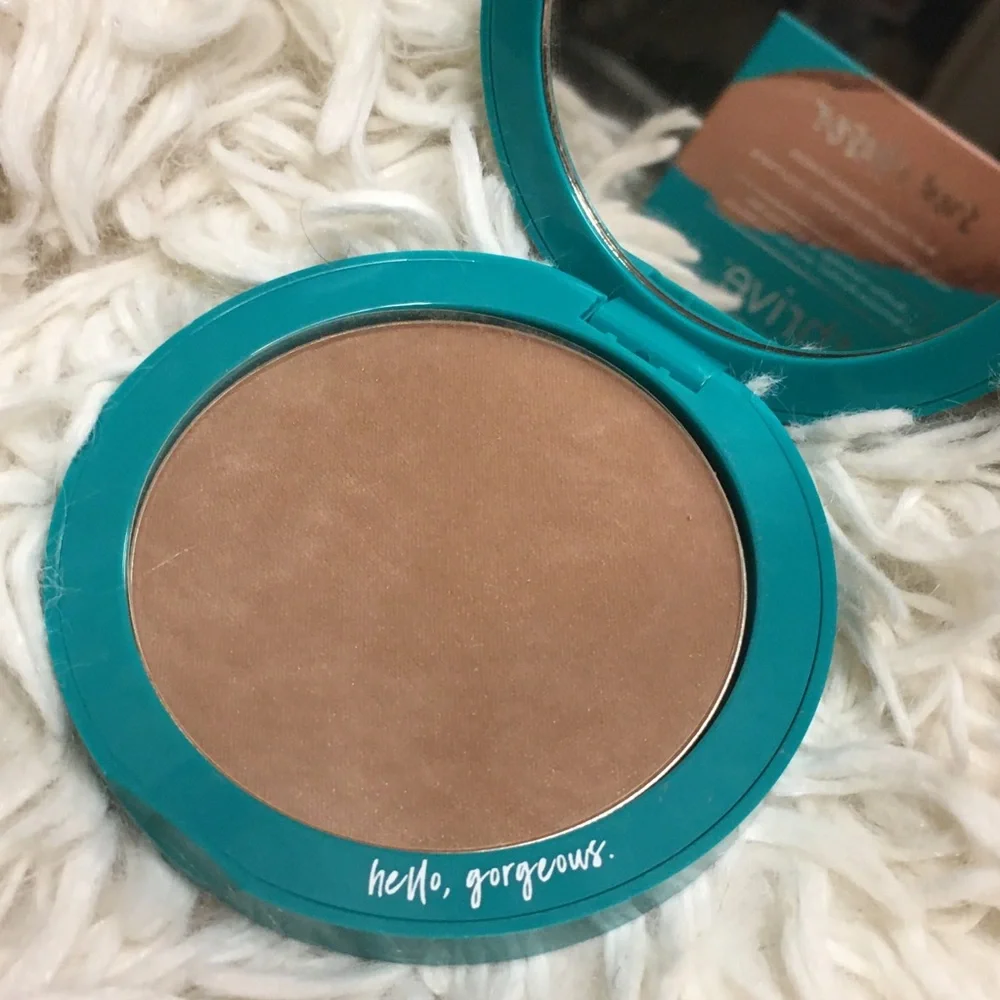 NIB Thrive Causemetics Sun Chaser Blur + Sculpt Bronzing Powder Color Eos USA